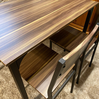 ダイニングテーブル　イスの画像