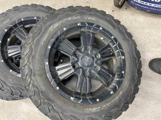 ハイエース　タイヤ　ホイール