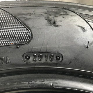 ☆値下げしました☆215/60R17 中古タイヤ2本セットの画像