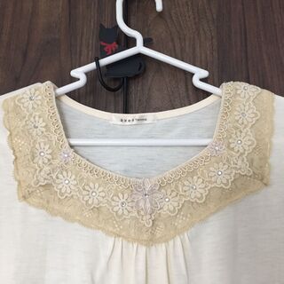 最終値下げ★axes femme 超美品★お花刺繍チュール袖 トップス インナーとしてもOKの画像