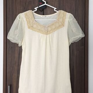 最終値下げ★axes femme 超美品★お花刺繍チュール袖 ト...