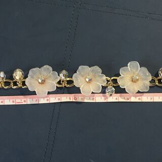 2023/7/10までの受け取りは値段交渉OK！タグ付き新品★TRALALA新品❤︎綺麗なお花 フラワー ブレスレットの画像