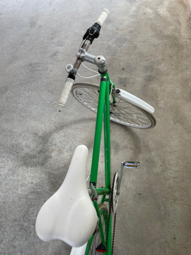 自転車　クロスバイク　グリーン