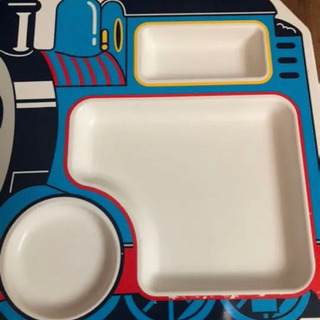 トーマスのランチプレートとおにぎりケースの画像