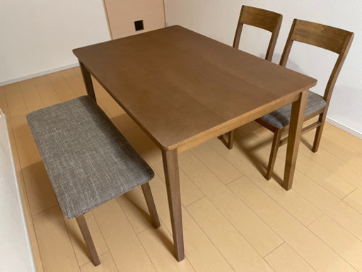 ニトリ　ダイニングテーブル4点セット