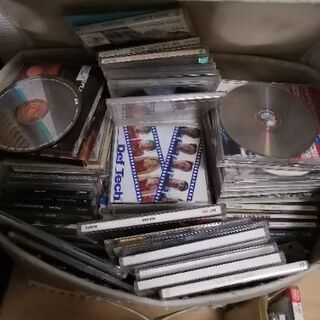 CD１００枚ちかくあります。