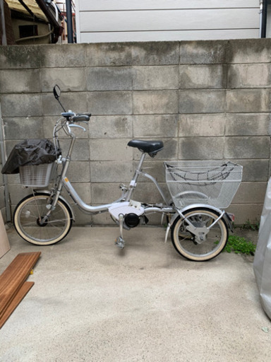 ブリヂストン社製　電動アシスト三輪車
