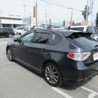 自社で分割で車が買えます。スバル　インプレッサ2.0ｉ-Sリミテッドの画像