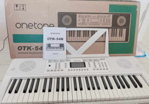 新品　キーボード　白