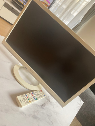 シャープ　ホワイトテレビ