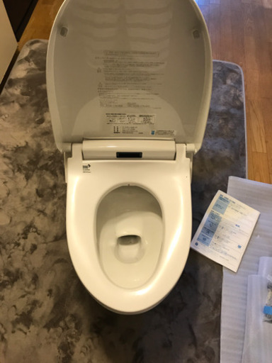 美品の最新型トイレ一式（価格変更済）