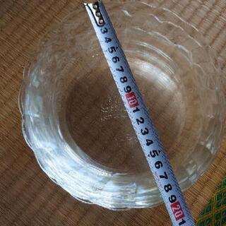 ガラスの皿セットの画像