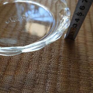 ガラスの皿セットの画像