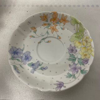 きまりました　未使用 バレンチノ ガラバーニ VALENTINO GARAVANI　華柄  コーヒーカップ ソーサー の画像