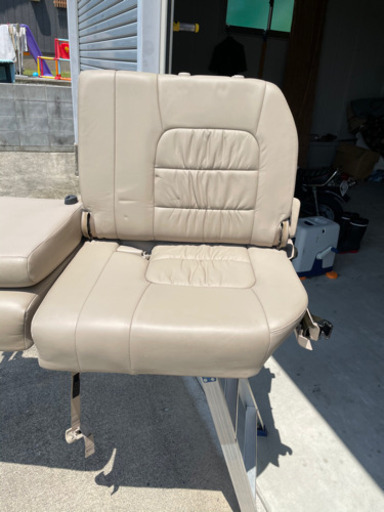 ランクル100 シグナス　革シート　三列目