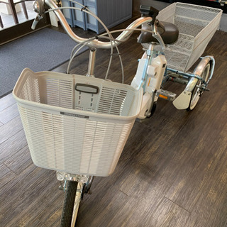 BRIDGESTONE 電動アシスト自転車 AW114 【充電器 バッテリー 鍵1つずつ