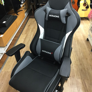 AKRACING/ Bauhutteのゲーミングチェア（ブラック）のです。