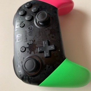 任天堂スイッチ　プロコン　スプラ色の画像