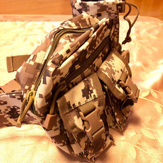 新品 ウエストポーチ カモフラージュカラーです。の画像