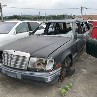 ベンツ　E300TE 部品取りの画像