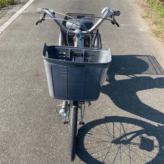 三輪車電動アシスト自転車です。