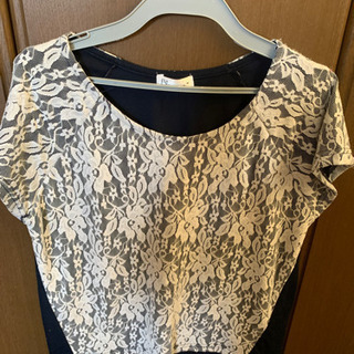 レースのかわいいTシャツ