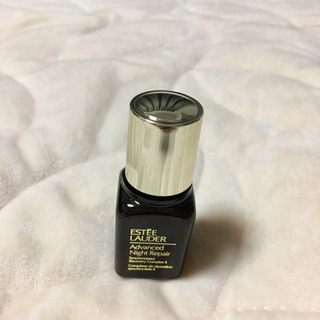 (未使用品)ESTEE LAUDERのポーチ＆オマケの画像