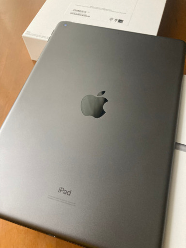 iPad 32GB 第7世代　美品　箱付き