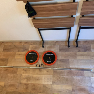 【取引き中】10kgバーベルシャフト & 10kgプレート2枚【6/5までのご購入なら更に値引き致します】の画像