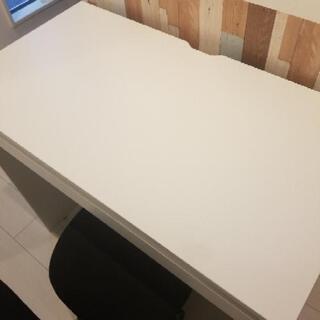 パソコンデスク(キーボード置き付き)&椅子の画像