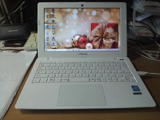 美品 !ノートパソコン asus X200MA-B-WHITE HDD500GB メモリ4GB Webカメラ Win10