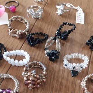 あげます！アクリル指輪 ビーズリング 大量 まとめての画像