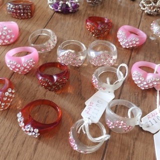 あげます！アクリル指輪 ビーズリング 大量 まとめての画像