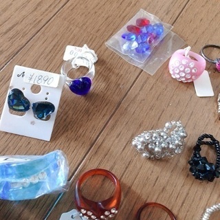 あげます！アクリル指輪 ビーズリング 大量 まとめての画像