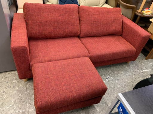 オットマン付き広々ソファ