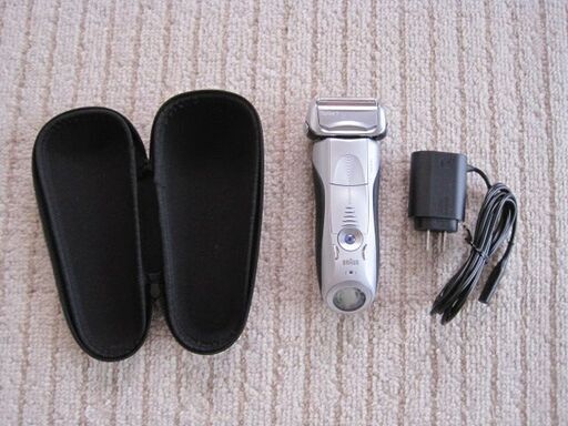 ブラウン メンズ電気シェーバー シリーズ7 7897cc 4カットシステム 水洗い/お風呂剃り可