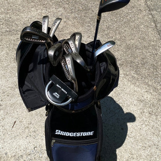 ゴルフクラブとバックの画像