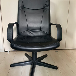 オフィスチェアーの画像