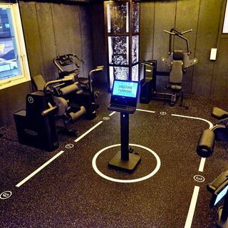 【ジムスタッフ】高級感溢れるお洒落なジムで働いてみませんか？社員雇用◎未経験◎の画像
