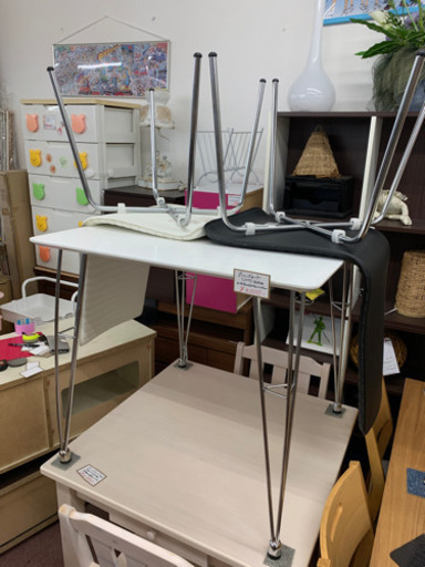 ✨値下げしました✨ニトリ　ダイニングテーブルセット　椅子2脚