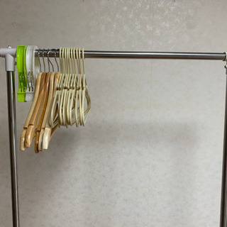 【譲ります】伸縮ハンガーラック　(状態良)の画像