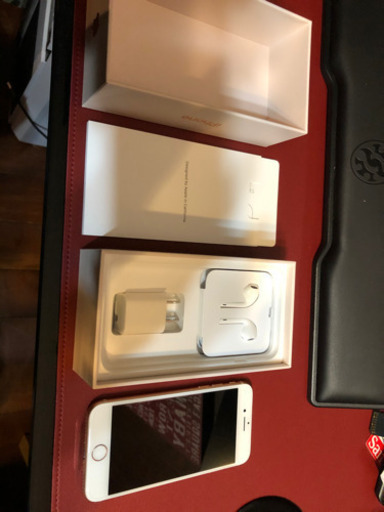 新品未使用品　iPhone8 SIMフリー 64GB ゴールド