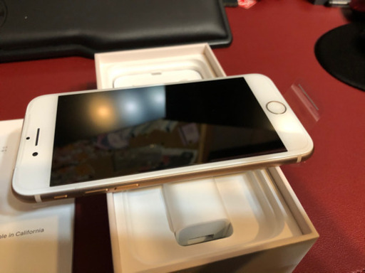 新品未使用品　iPhone8 SIMフリー 64GB ゴールド