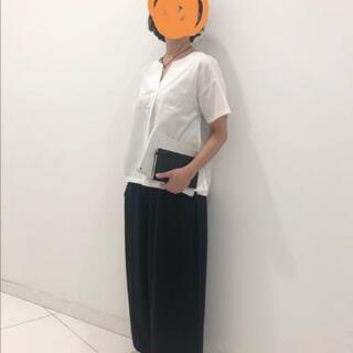 ユニクロ　マーセライズコットンキーネックTシャツUniqloの画像