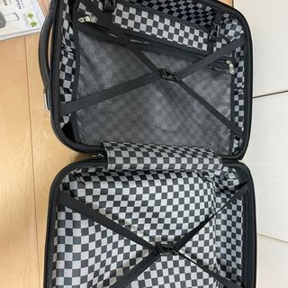 キャリーバッグ　機内持ち込み可の画像