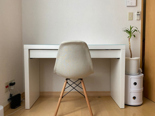 IKEAマルムドレッシングテーブルとイスのセット