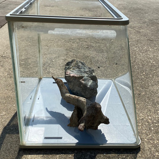 アクリル水槽　35×30×30 重量3.3キロの画像