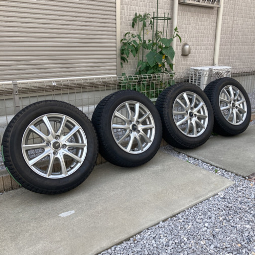 【引取限定】スタッドレスタイヤ 175/65R15 84Q
