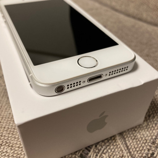 iPhone SE 16GB シルバー　SIM フリー