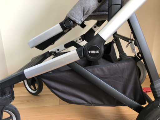 Thule Sleek スーリー　シティベビーカー